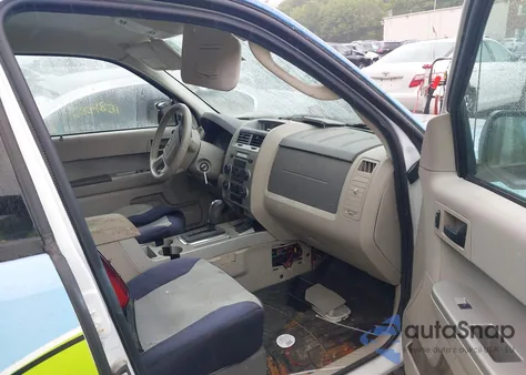 2011 Ford Escape Hybrid z USA, uszkodzony, nr VIN 1FMCU5K33BKA50416